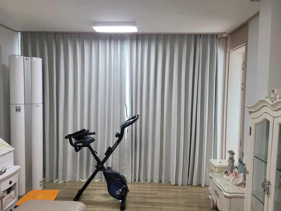 [강서구 커튼] 마곡수명산파크 2단지, 낮에도 밤처럼 아늑해지는 100% 암막의 과학 (feat. 기존 속지 재배치)